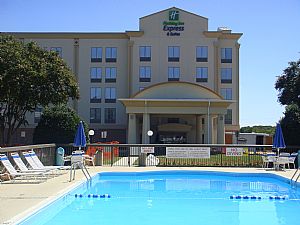 Holiday Inn Express & Suites Fredericksburg