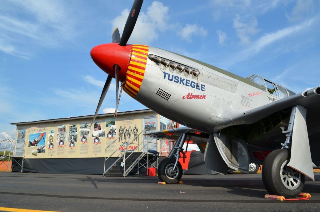 RISE-ABOVE-EXHIBIT-AND-P-51-Jerry-Oneil-1024×678